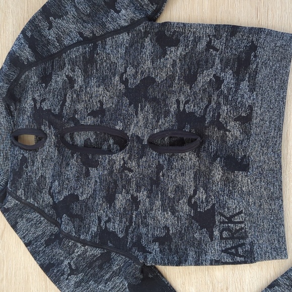 Gymshark work out top - Picture 4 of 4